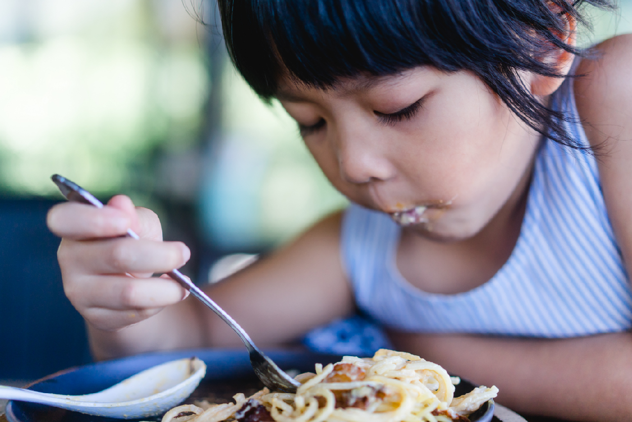 為什麼孩子一口飯咀嚼那麼久？